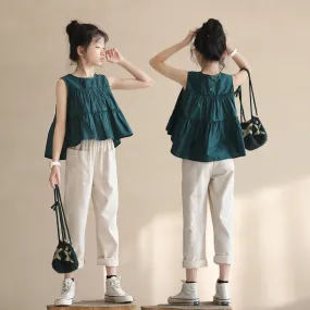 米白九分裤/ 荷叶边拼接上衣 Cropped Pants / Tiered Ruffle Blouse