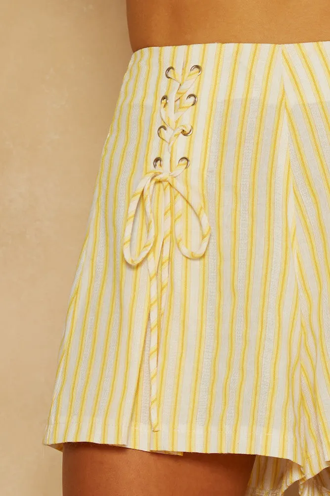 Catch A Wave Shorts Yellow