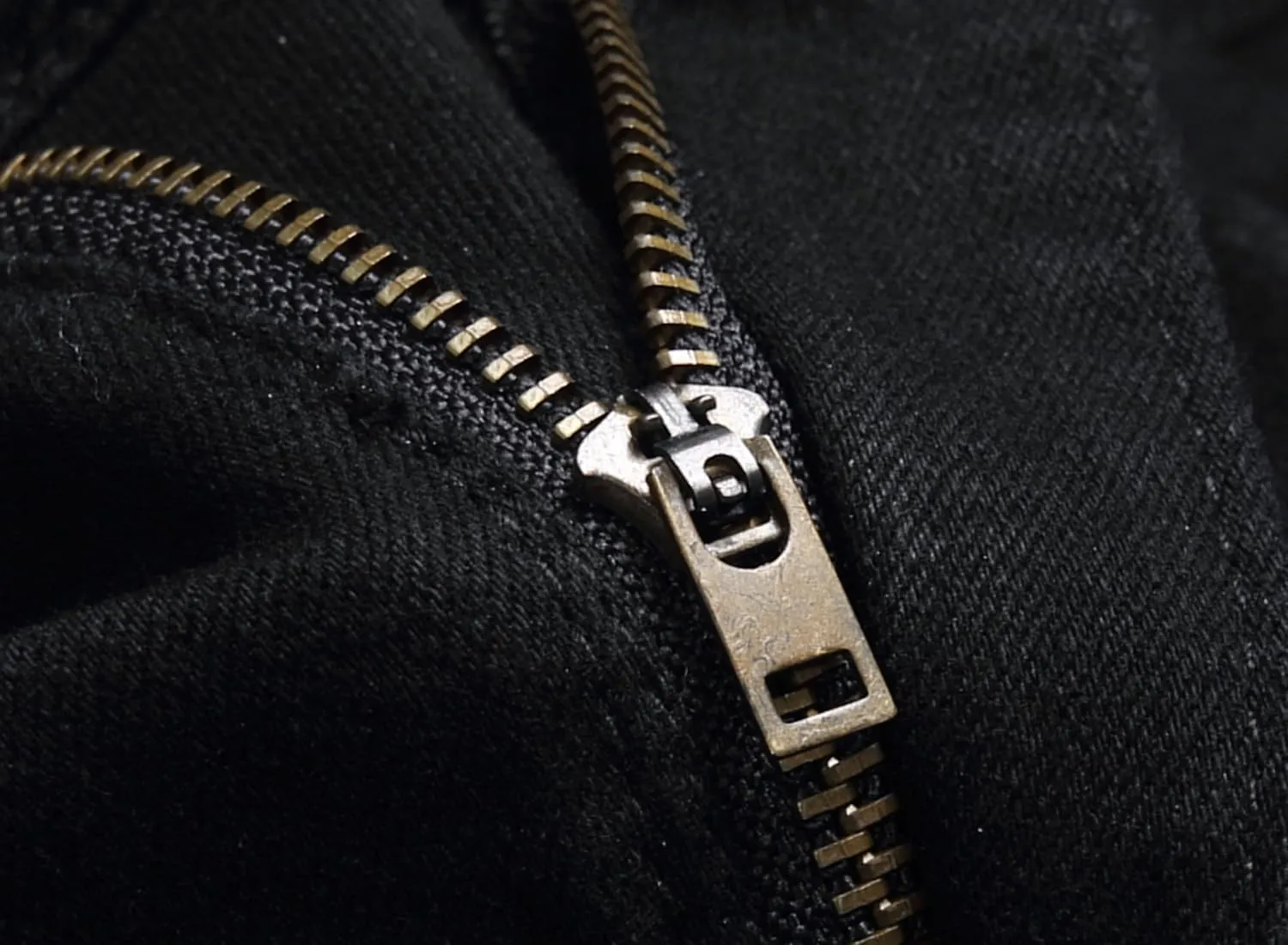 JUNBAOSS Men's Slim Fit Stretch Denim Shorts Ripped Skinny Jean Shorts for Men,Fashion Straight Comfort Flex Waist Short