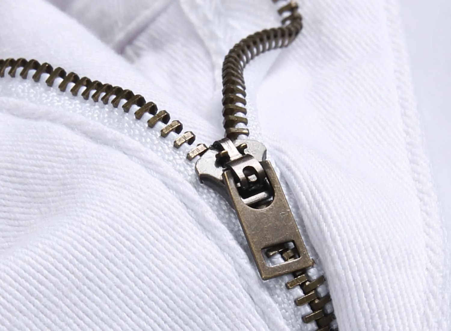 JUNBAOSS Men's Slim Fit Stretch Denim Shorts Ripped Skinny Jean Shorts for Men,Fashion Straight Comfort Flex Waist Short