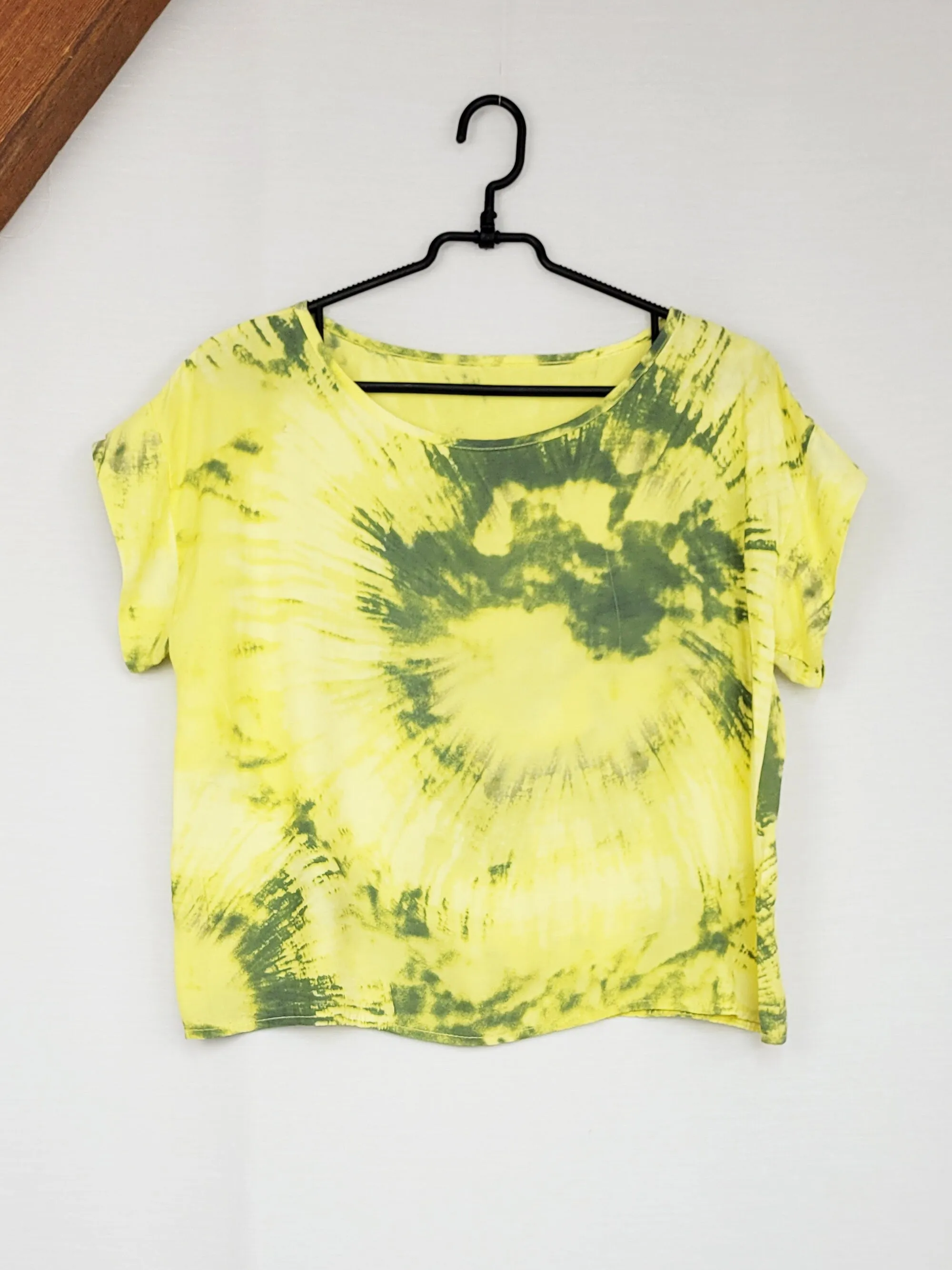 Vintage 90s yellow tie dye print minimalist T-shirt blouse